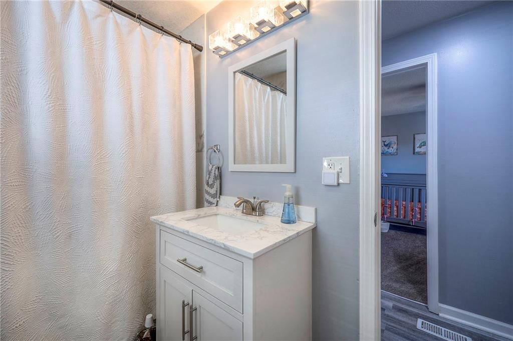 8446 Oak Street — photo 30