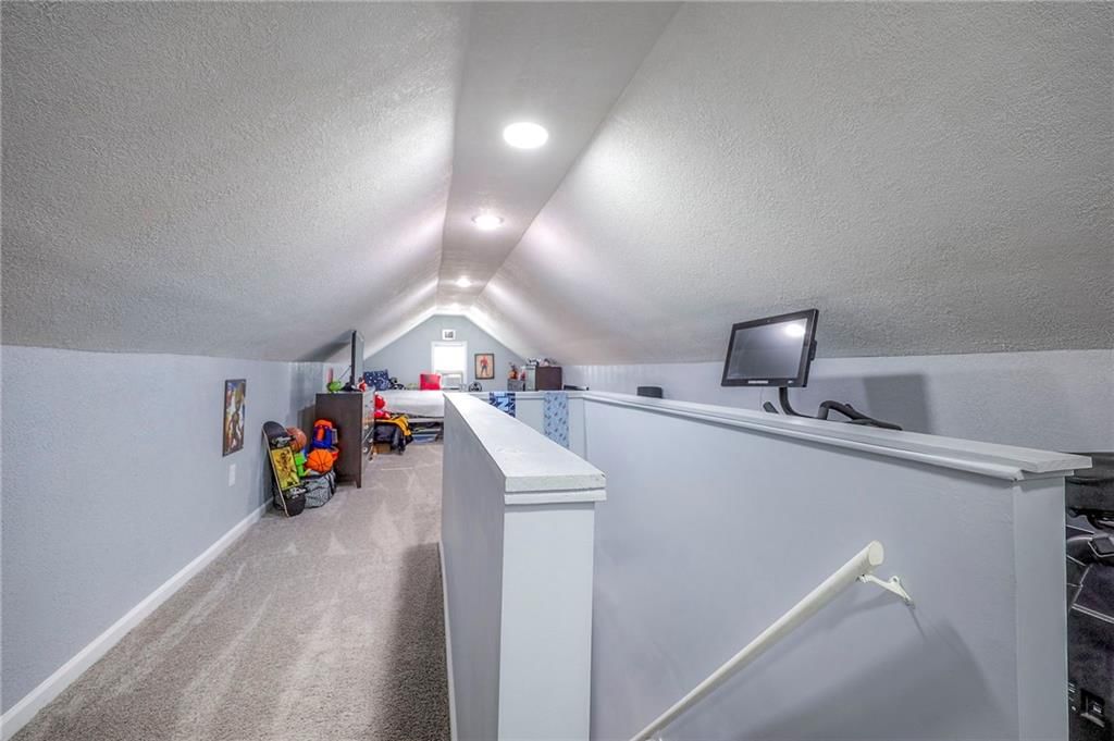 8446 Oak Street — photo 31