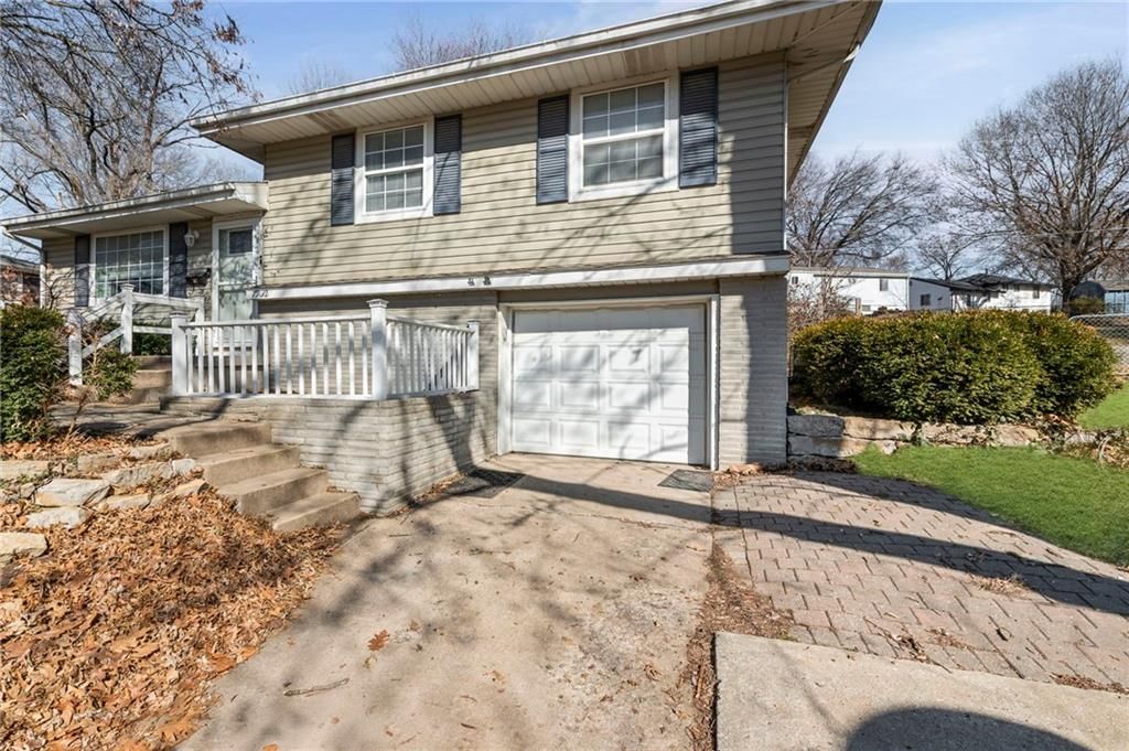7932 NE 53rd Terrace — photo 3