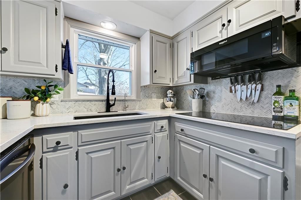 9321 Lamar Avenue — photo 17