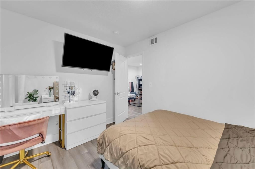 5015 Walnut Street — photo 17