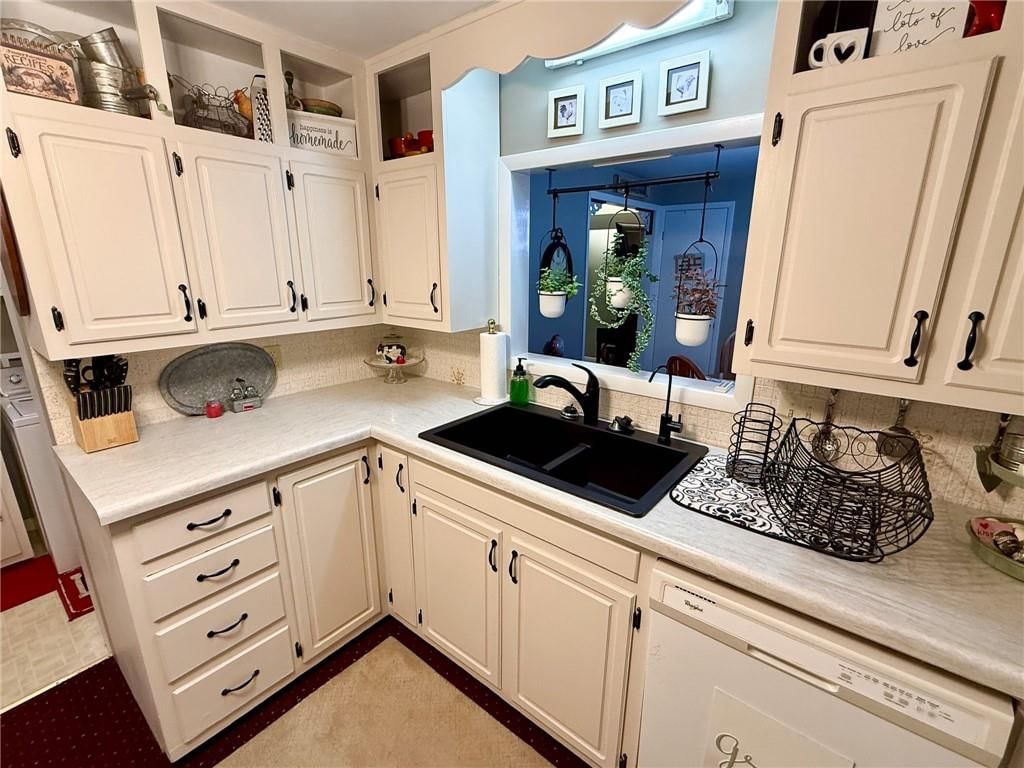 203 E Butler Street — photo 17