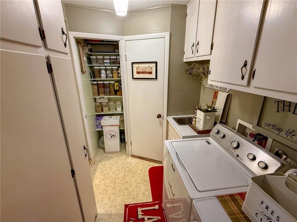 203 E Butler Street — photo 29