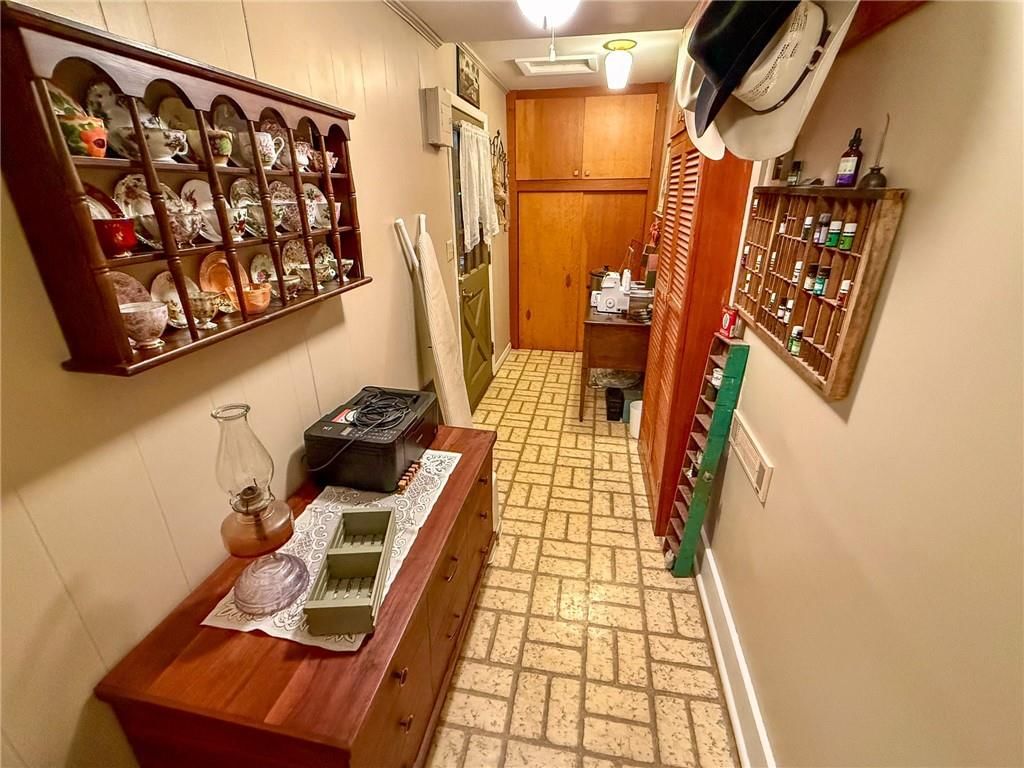 203 E Butler Street — photo 32