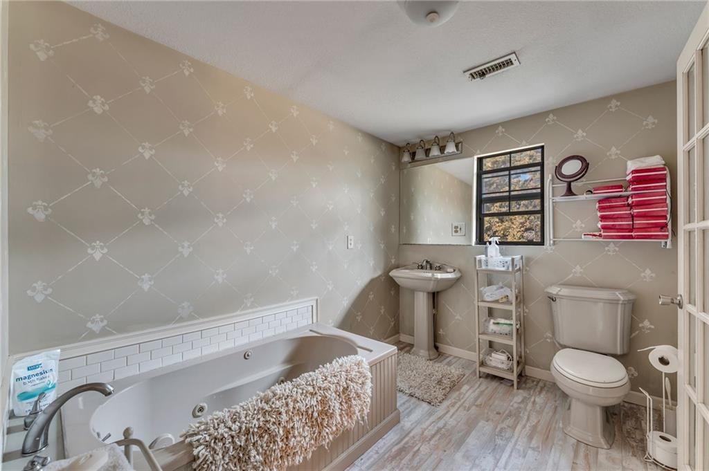 9234 S Topeka Boulevard — photo 19