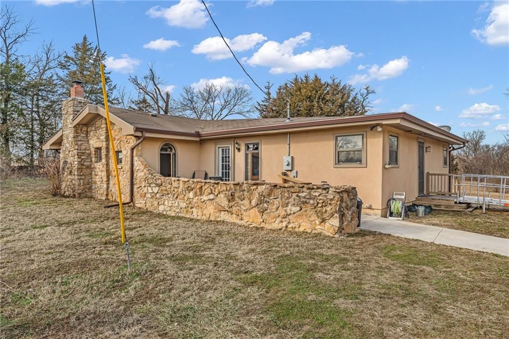 9234 S Topeka Boulevard — photo 29