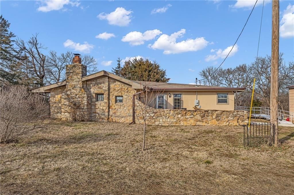 9234 S Topeka Boulevard — photo 30