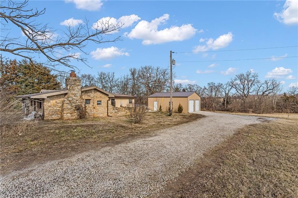 9234 S Topeka Boulevard — photo 31