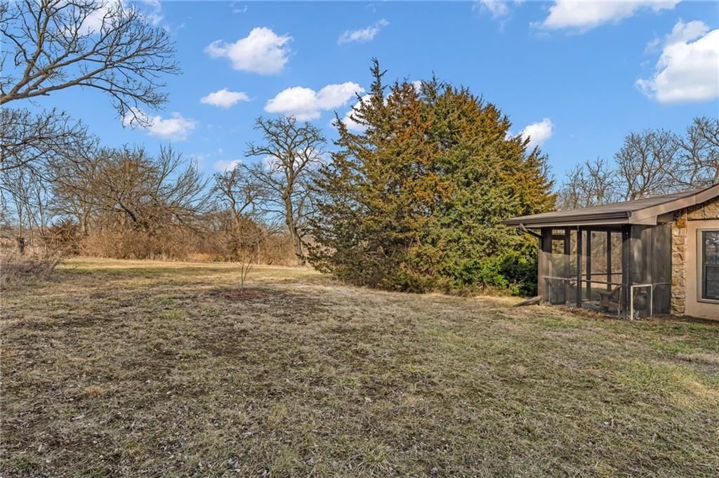 9234 S Topeka Boulevard — photo 32