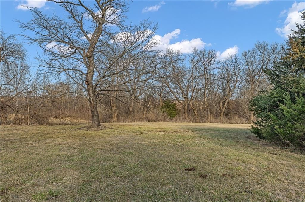 9234 S Topeka Boulevard — photo 33