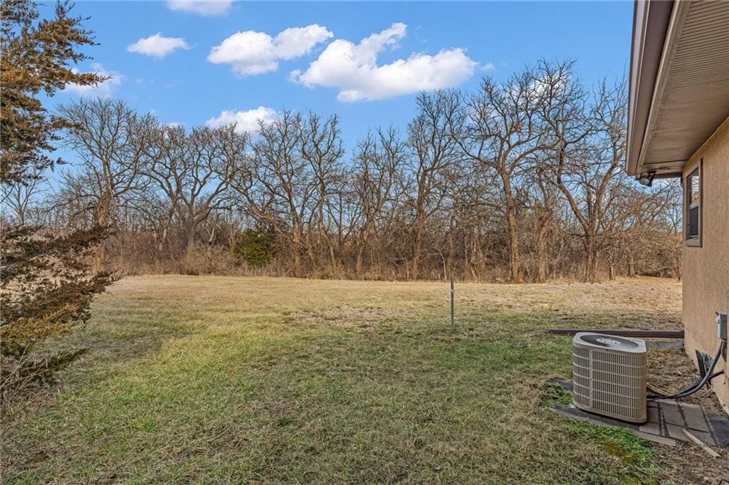 9234 S Topeka Boulevard — photo 35