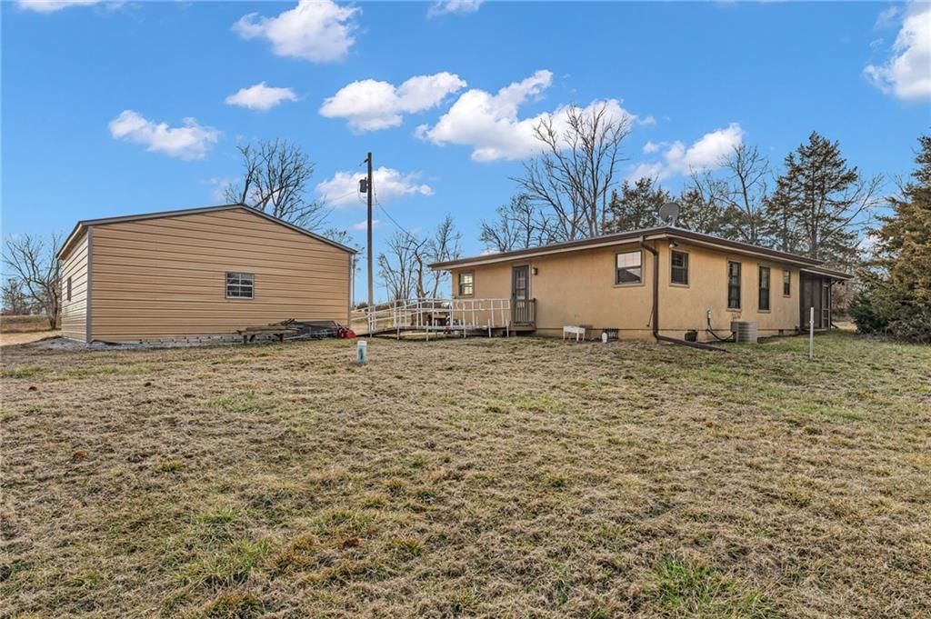 9234 S Topeka Boulevard — photo 36
