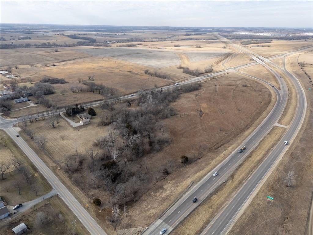 9234 S Topeka Boulevard — photo 45