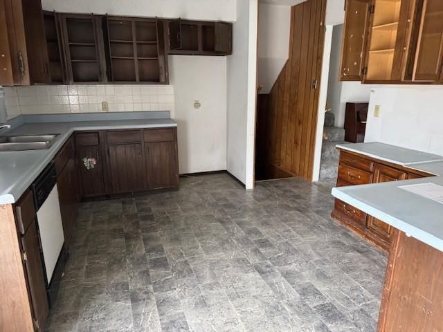 601 E 10th Street, Chanute, KS