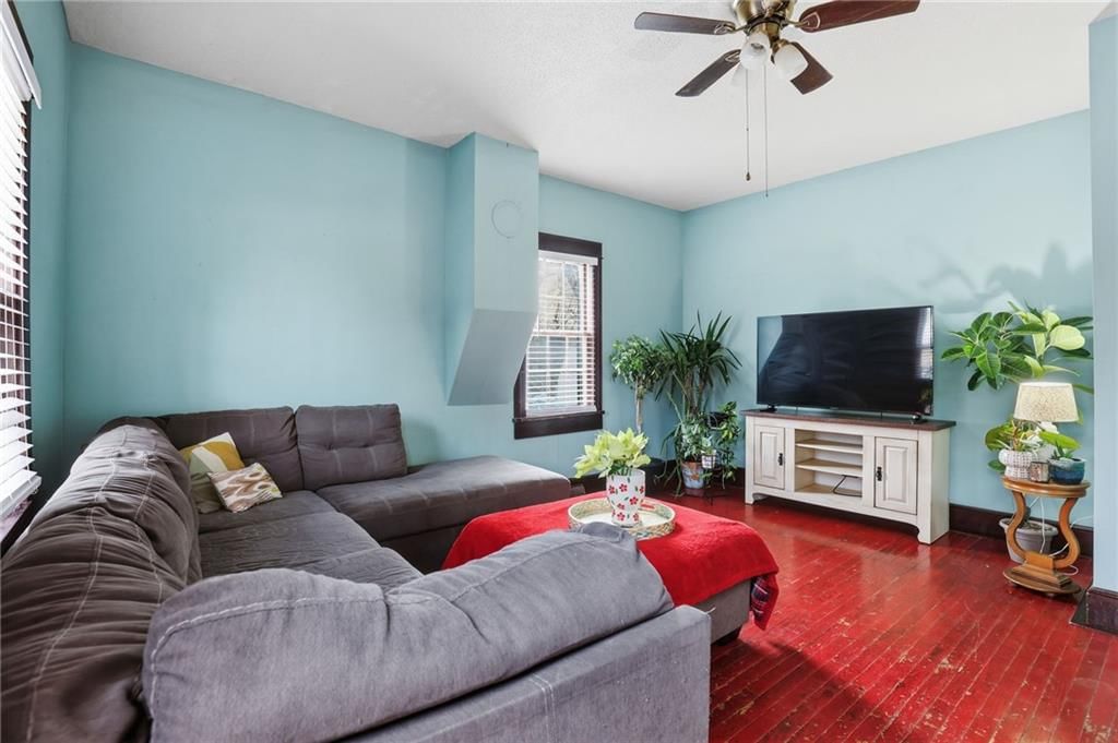 537 E Mill Street — photo 8