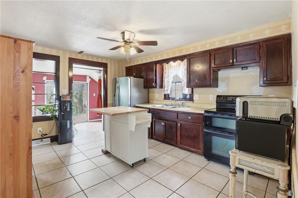 537 E Mill Street — photo 9