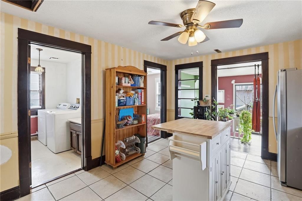 537 E Mill Street — photo 11