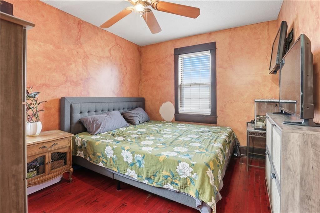 537 E Mill Street — photo 13