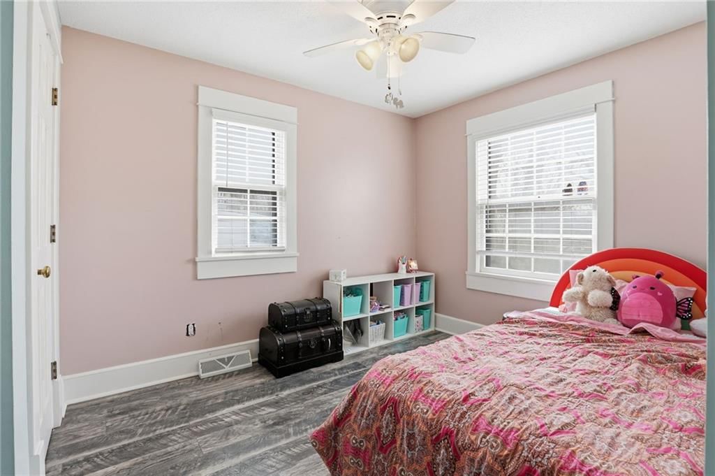 537 E Mill Street — photo 14