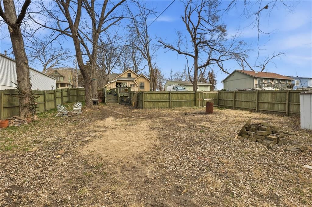 537 E Mill Street — photo 23