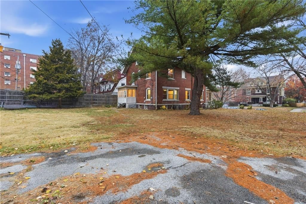 3516 Charlotte Street — photo 50