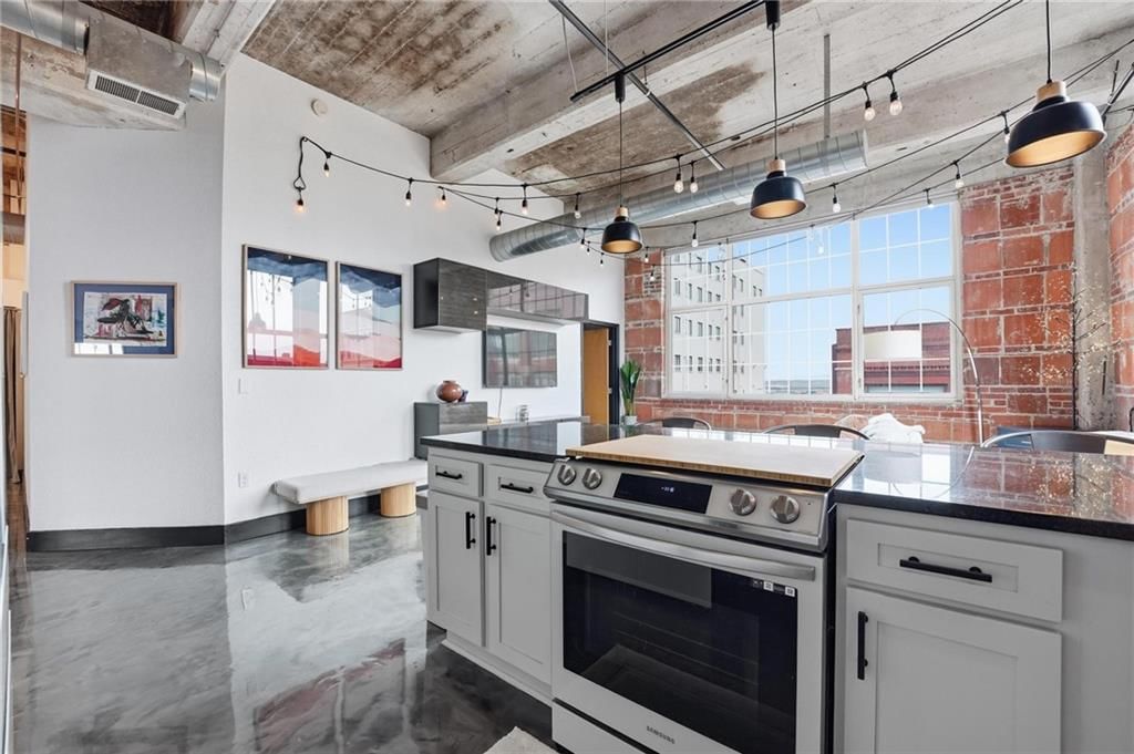 321 W 7th Street — photo 4