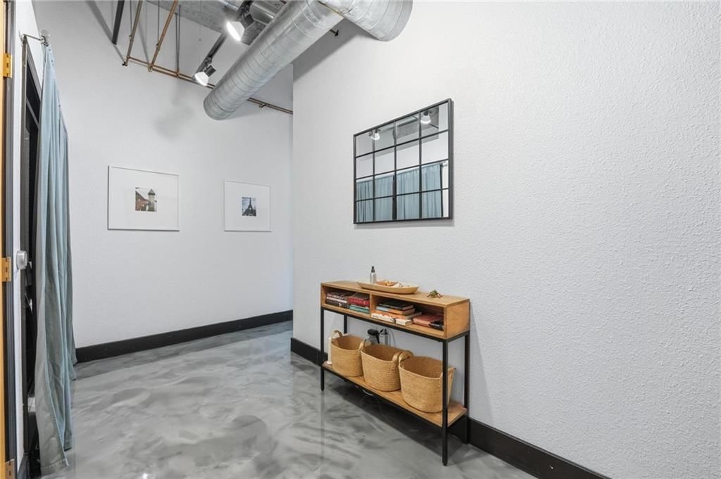 321 W 7th Street — photo 18