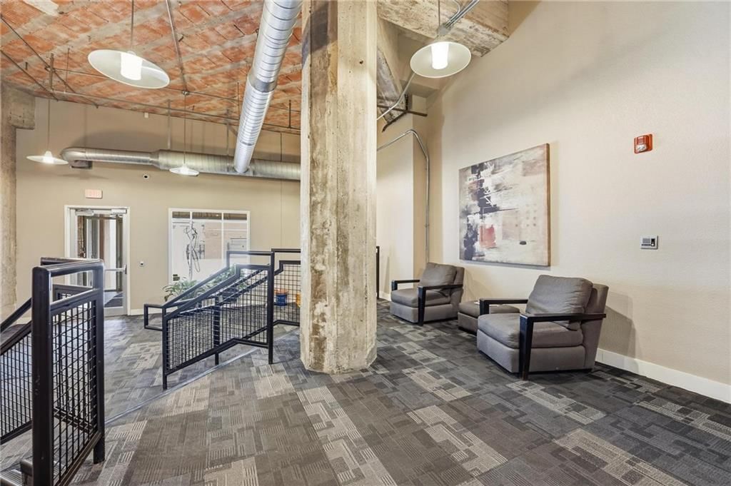 321 W 7th Street — photo 32