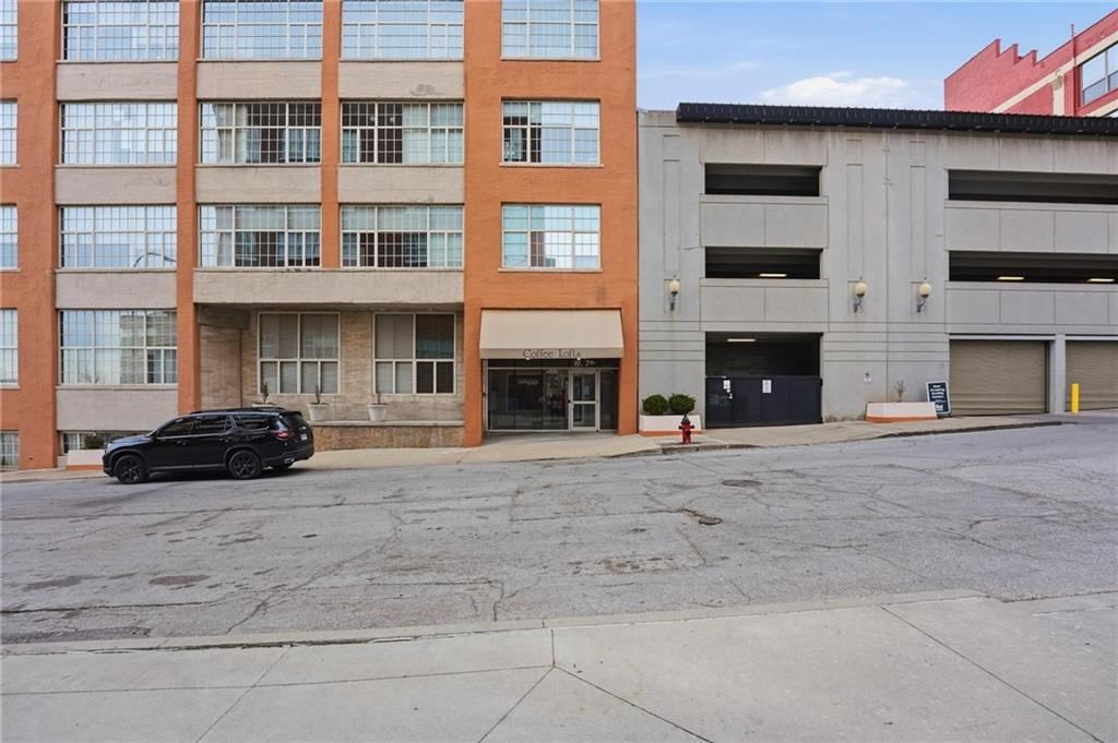 321 W 7th Street — photo 36