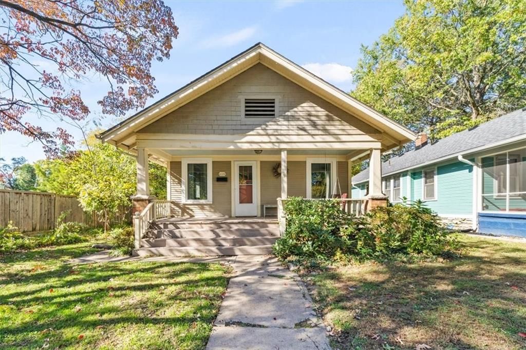6034 Kenwood Avenue — photo 2