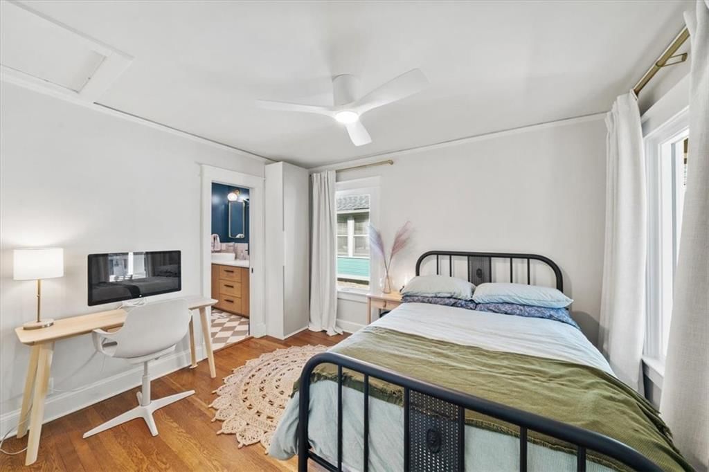 6034 Kenwood Avenue — photo 13