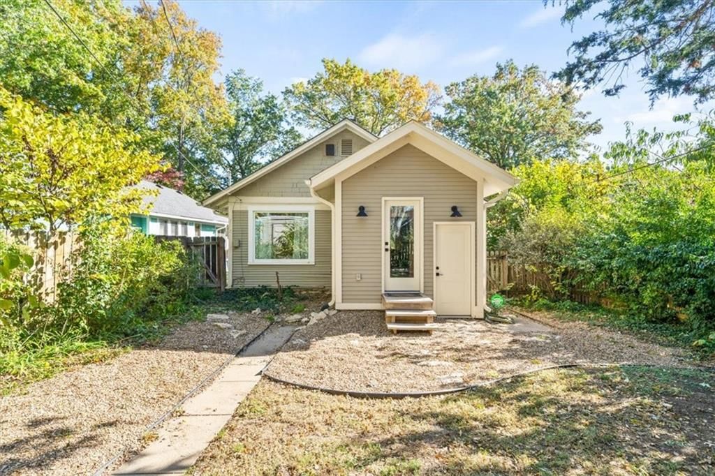 6034 Kenwood Avenue — photo 15