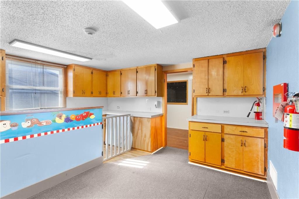 406 S Main Street — photo 14