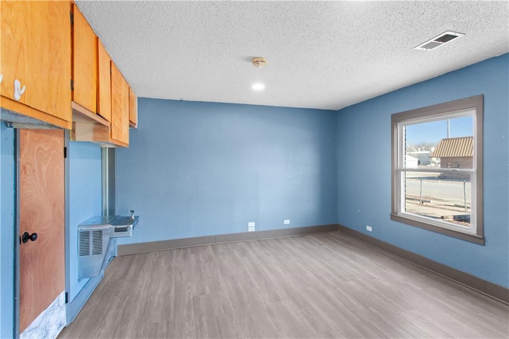 406 S Main Street — photo 20