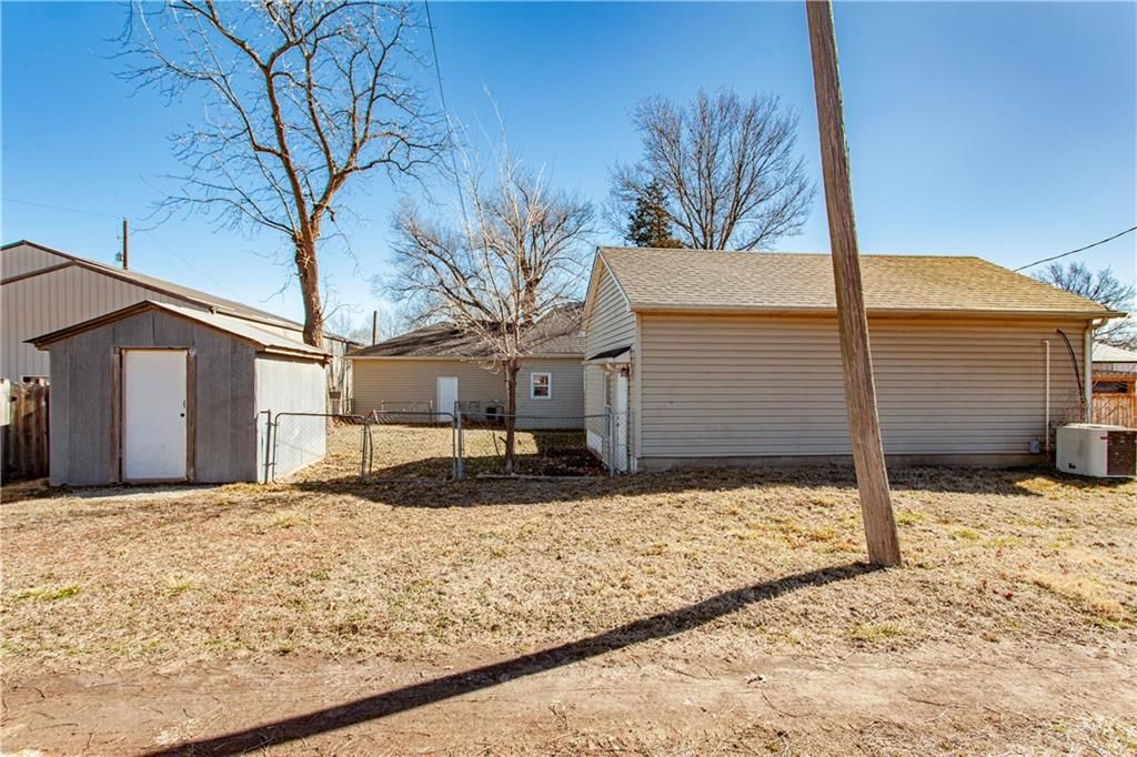406 S Main Street — photo 29