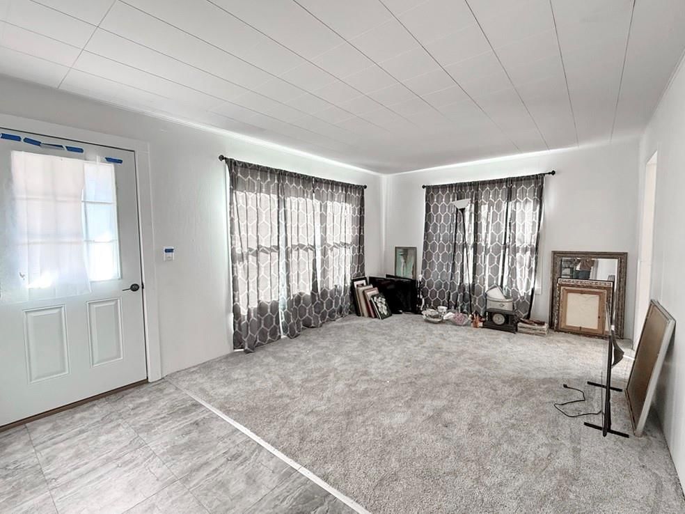 408 N St James Street — photo 4