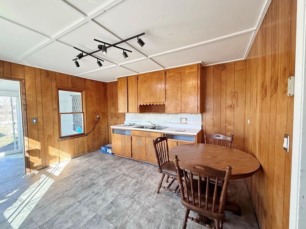 408 N St James Street — photo 7