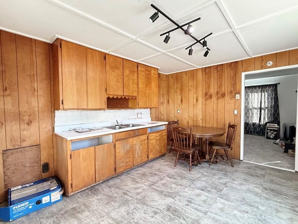 408 N St James Street — photo 9