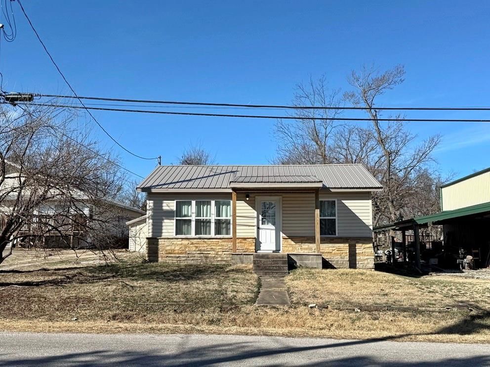 408 N St James Street — photo 21
