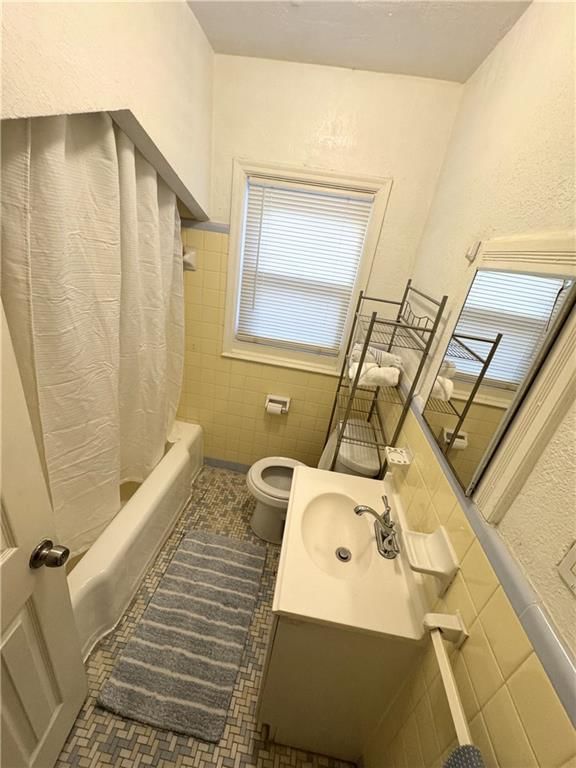 2216 E 72nd Street — photo 8