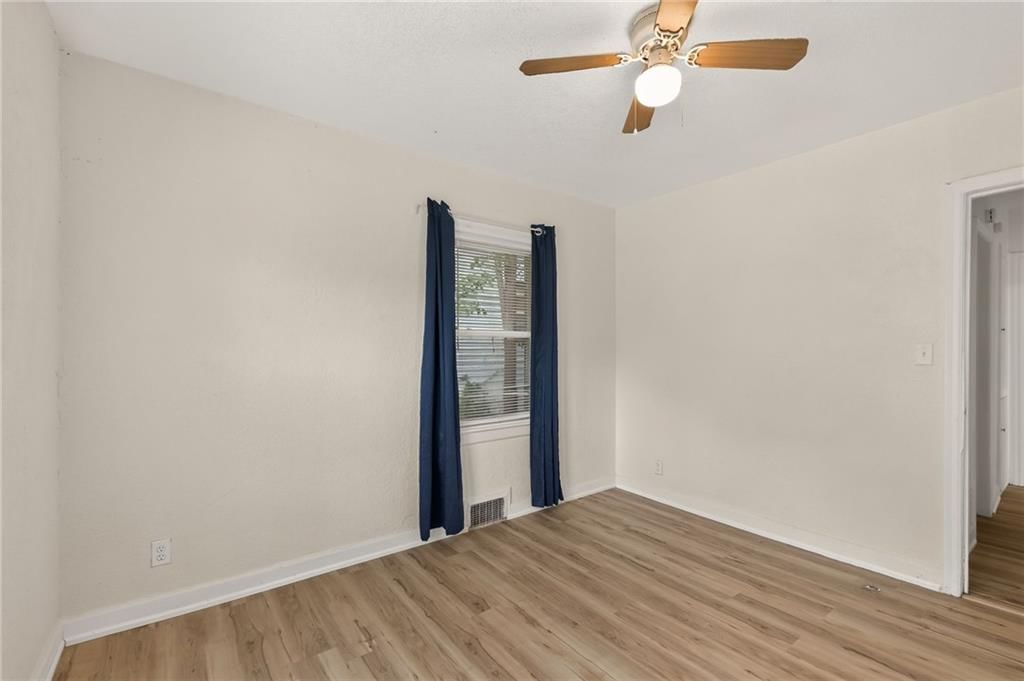 2216 E 72nd Street — photo 17