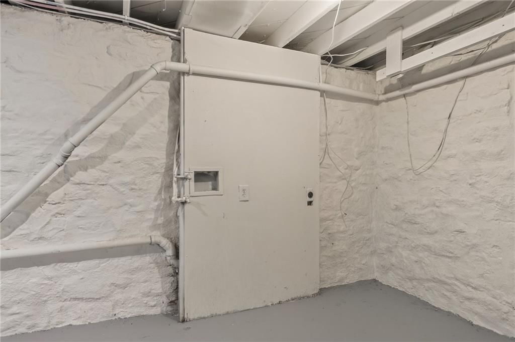 2216 E 72nd Street — photo 32