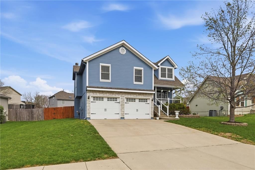 7436 N Marsh Avenue — photo 3