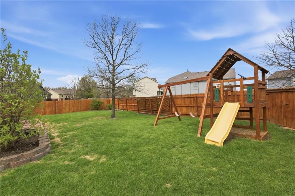 7436 N Marsh Avenue — photo 37