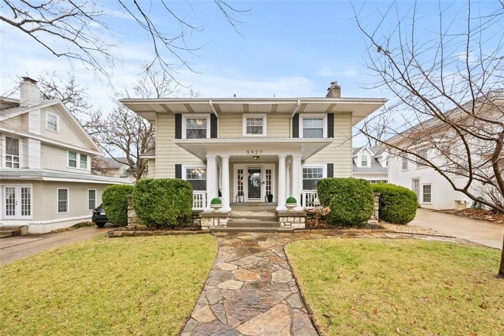 5927 Grand Avenue, Kansas City, MO
