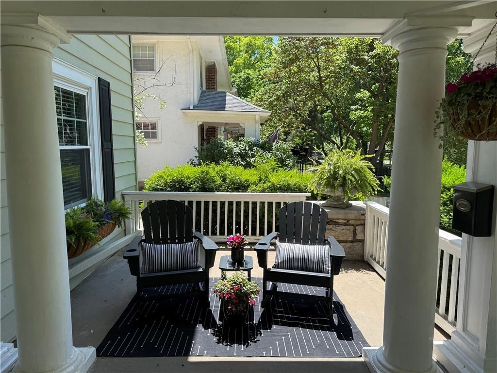 5927 Grand Avenue — photo 3