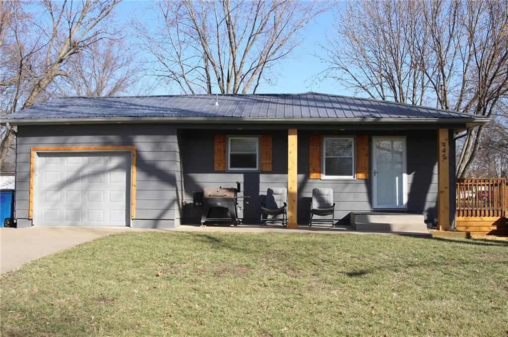445 E Hickory Street — photo 2