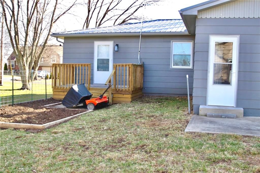 445 E Hickory Street — photo 22