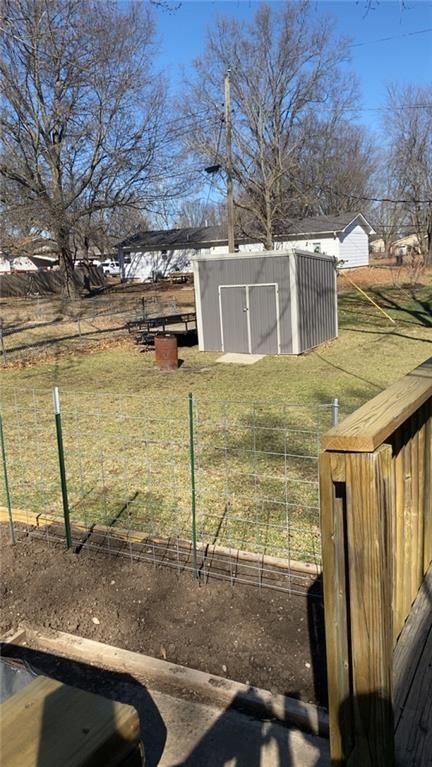 445 E Hickory Street — photo 24