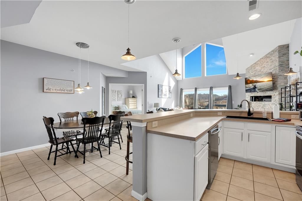298 Cedar Heights Drive — photo 8